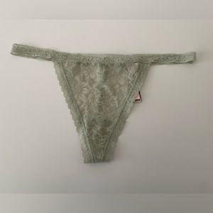 Victoria’s Secret v-string